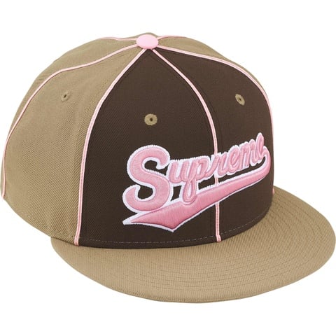 Supreme Piping Script Logo New Era® - Tan