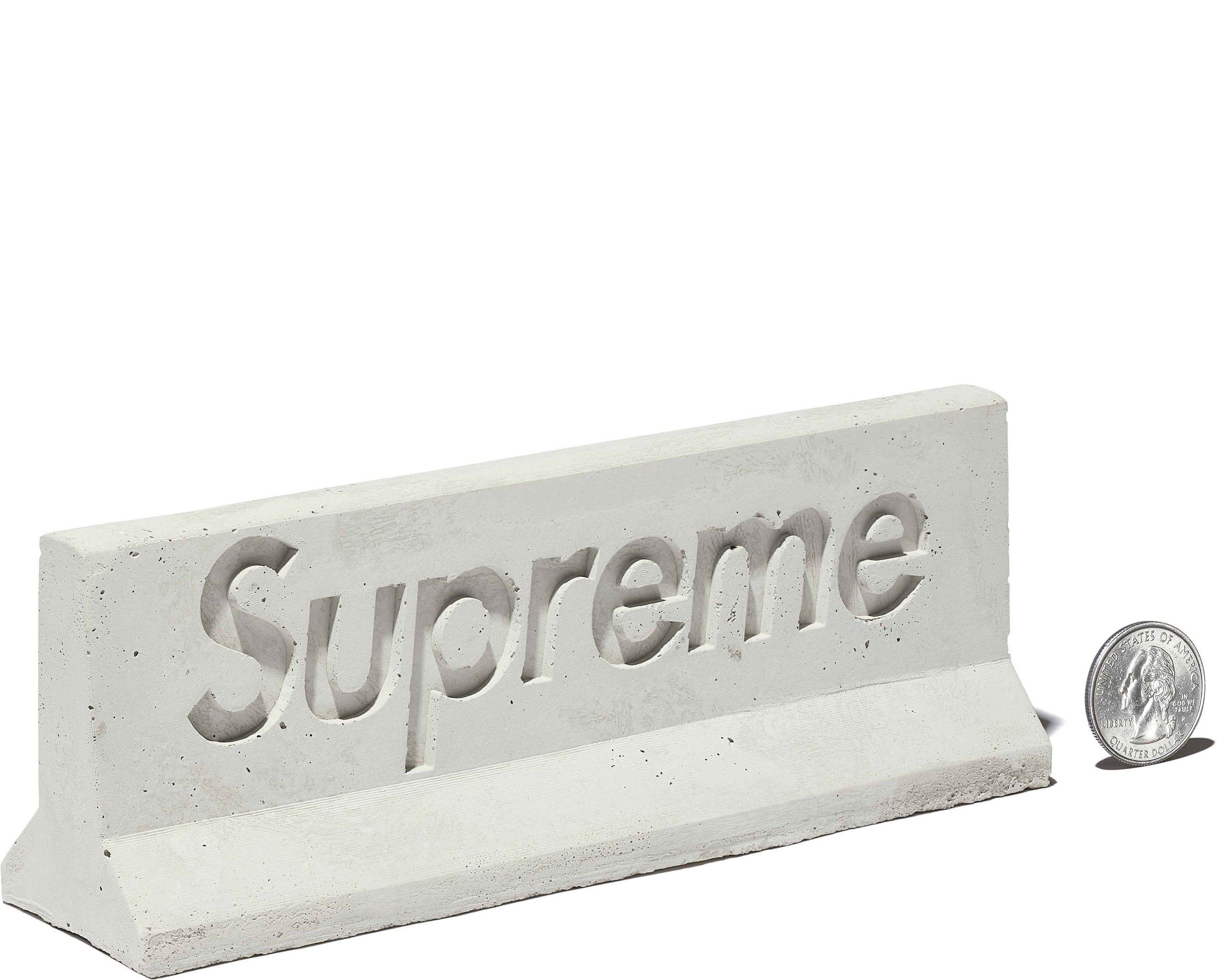 Supreme®/Mini Materials 1:12 Scale Jersey Barrier - Supreme