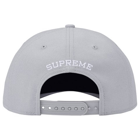Supreme Gothic Outline Adjustable New Era® - Grey